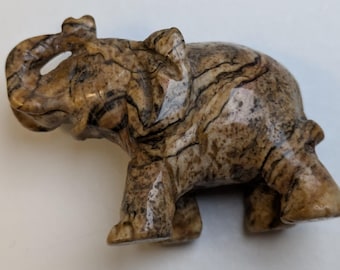 Figurine vintage éléphant d'Afrique sculptée en marbre naturel