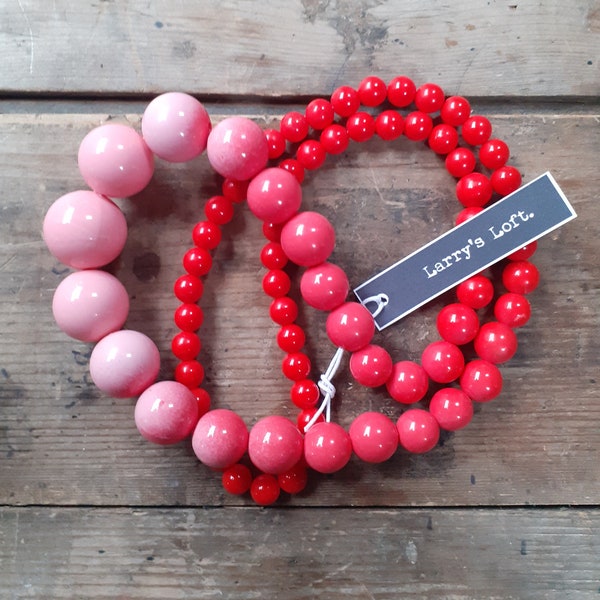 Red Pink Vintage beaded necklace