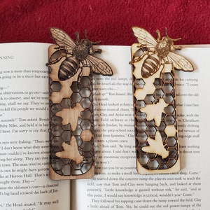 Engraved Bee Wooden Bookmark, engraved bookmark, book accessory, wood bookmark, personalized gift, bookworm, teacher gift