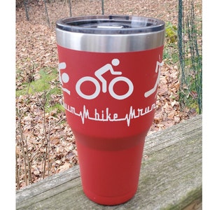 Tumbler Triathlon Heartbeat Gravé, 20oz, 30oz, tasse de voyage, tasse à café, gravé au laser, cadeau personnalisé
