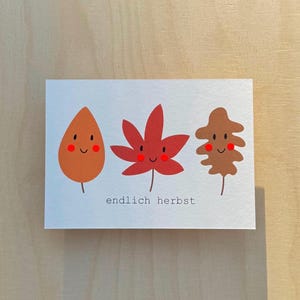 Herbstliche Grußkarte "endlich herbst" / lustige Geburtstagskarte für Herbstkinder/ bunte Herbst Blätter / Neonpunkte von Hand beklebt / A6