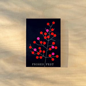 Weihnachtskarte Beerenzweig schwarz / „Frohes Fest" / Neonpunkte