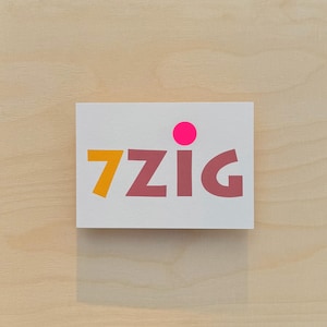 Geburtstagkarte „7zig“ / Karte zum runden 70. Geburtstag / Neonpunkt