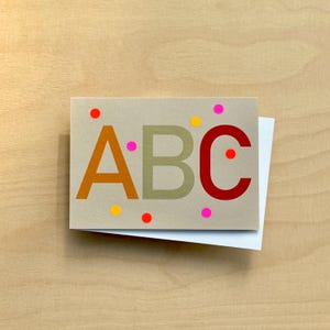 Karte Einschulung / Glückwunschkarte zur Einschulung / Motiv abc / neon