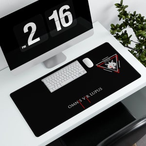 Howler 2, Omnis Vir Lupus, Red Rising, Desk Mouse Pad