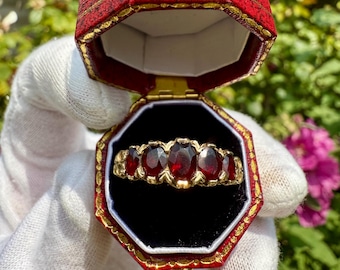 A Vintage 9ct Gold and Garnet Five Stone Victorian Style Ring with Full Hallmark of London 1989