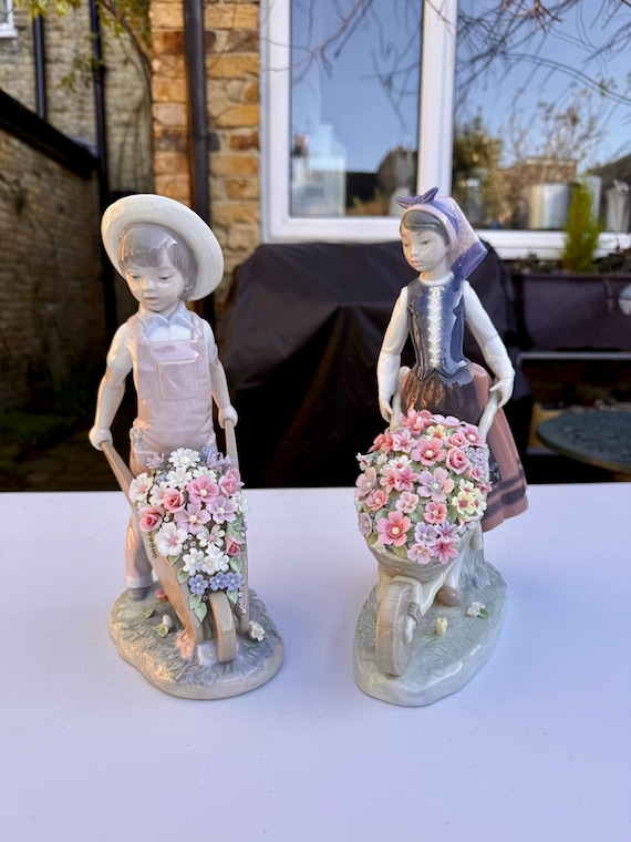 A Rare Lladro 1283 Porcelain Figurine of Wheelbarrow With Flowers