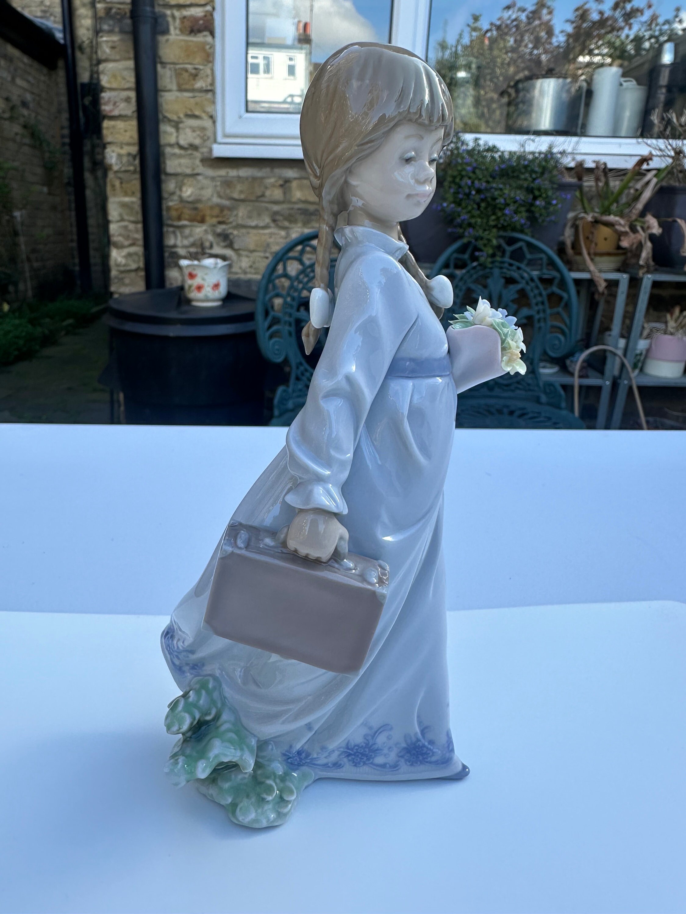 【限定品】リヤドロ LLADRO 7604 学校時代 SCHOOL DAYS 限定品】リヤドロ LLADRO 7604 学校時代 SCHOOL DAYS