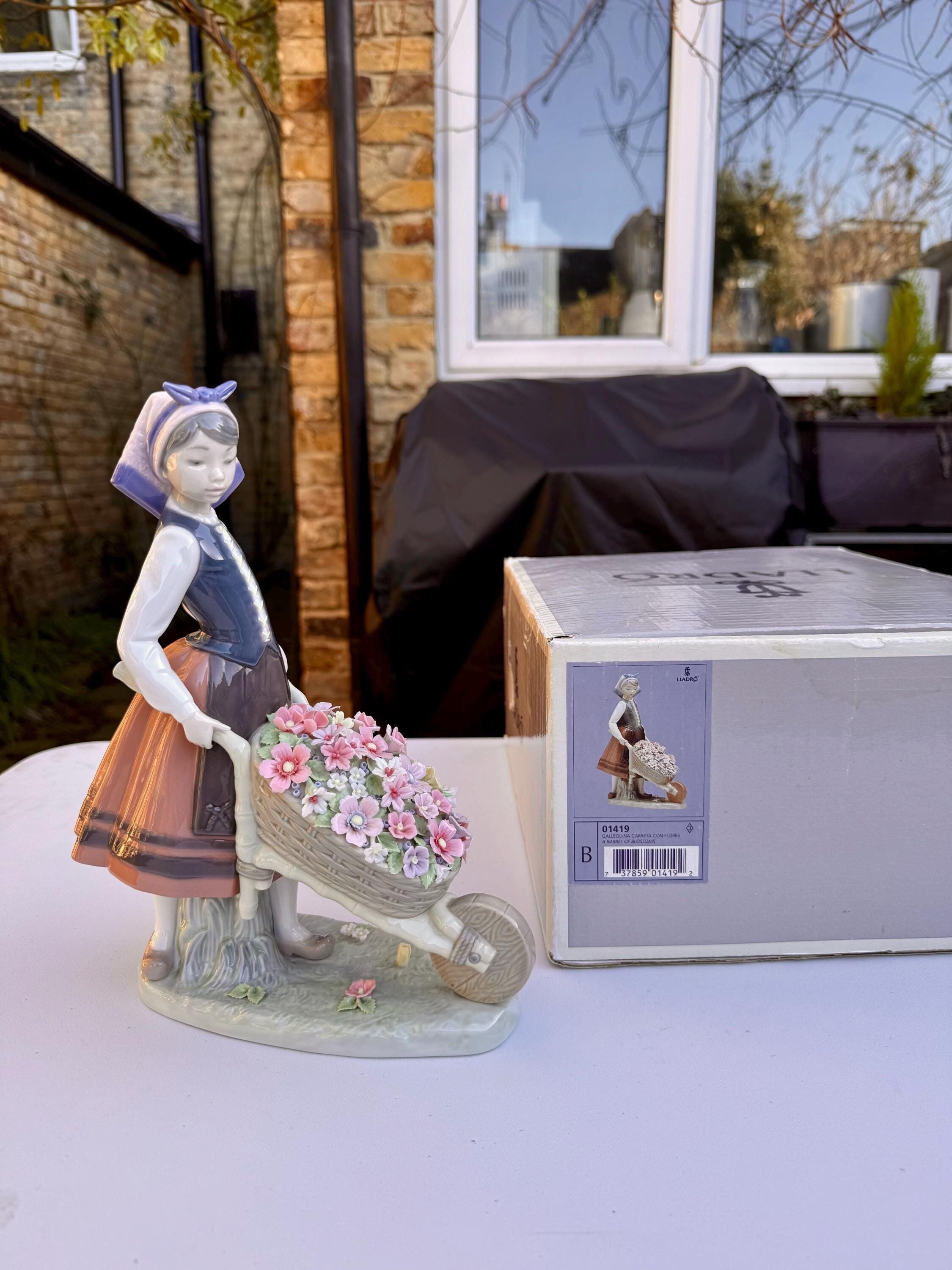 Lladro Girl With Flowers - Etsy - Page 6