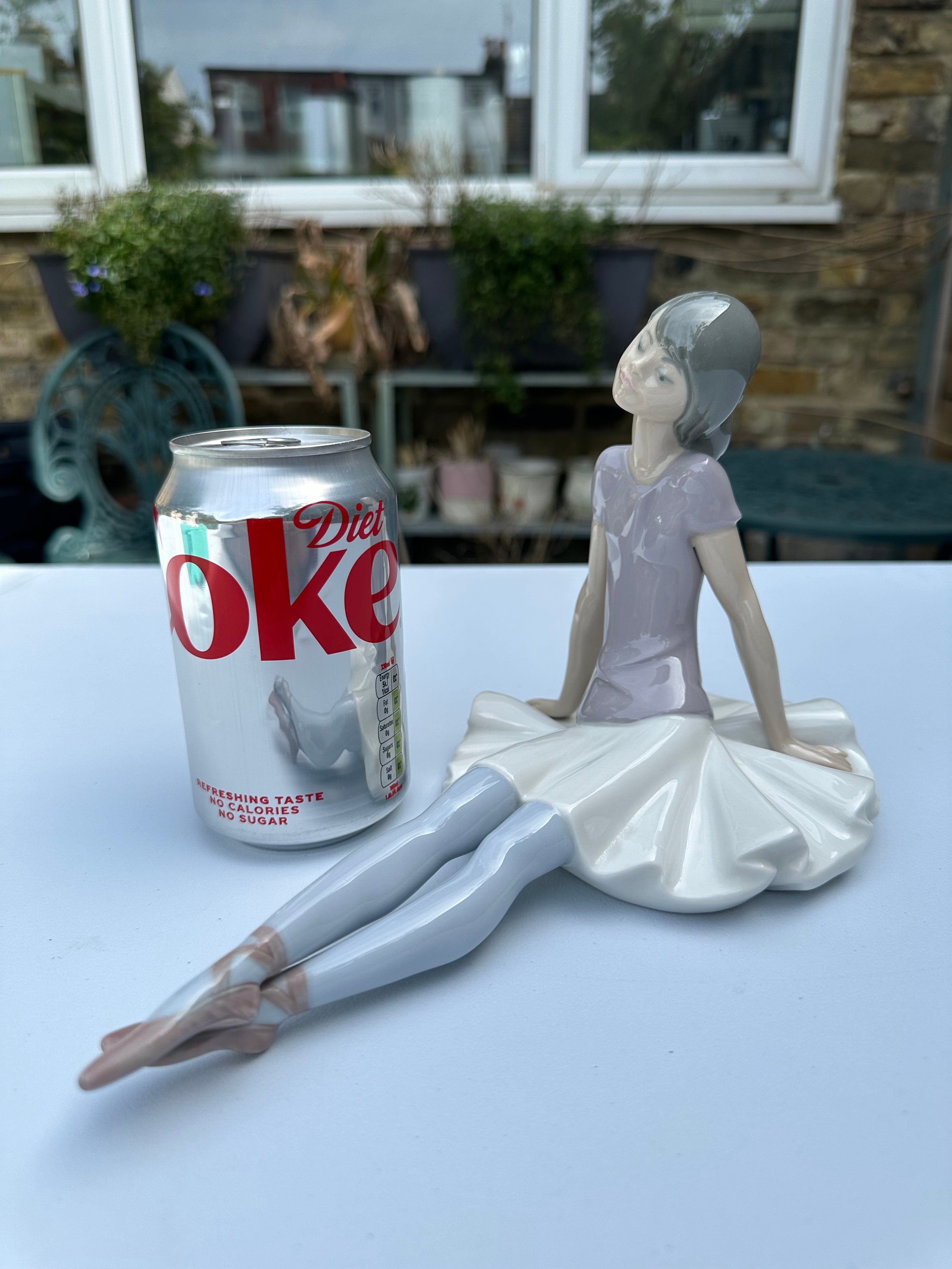A 1978 Lladro 1356 Porcelain Figurine of Ballet Purple Dreamer