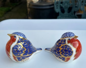 A Group of Royal Crown Derby Bird Paperweights of 2 Robins, 1
