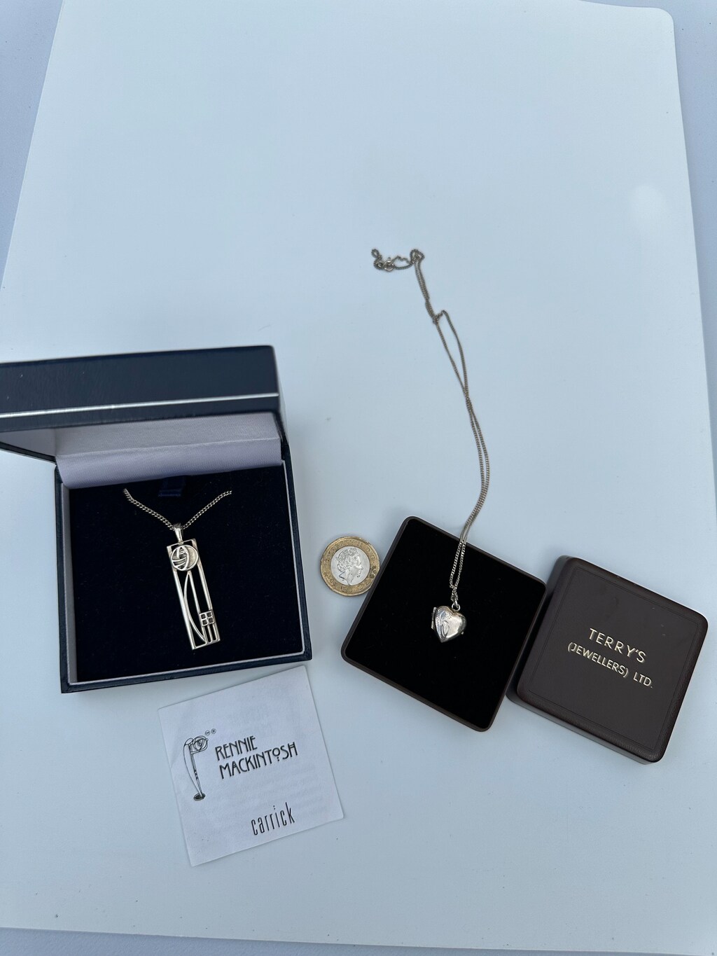 Collana In Argento Sterling 925 Con Ciondolo Charles Rennie Mackintosh – Catena 45,7 Cm – In Scatola Regalo