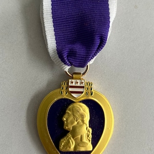 米軍勲章 Purple Heart① 米国パープルハート勲章 - Etsy 日本