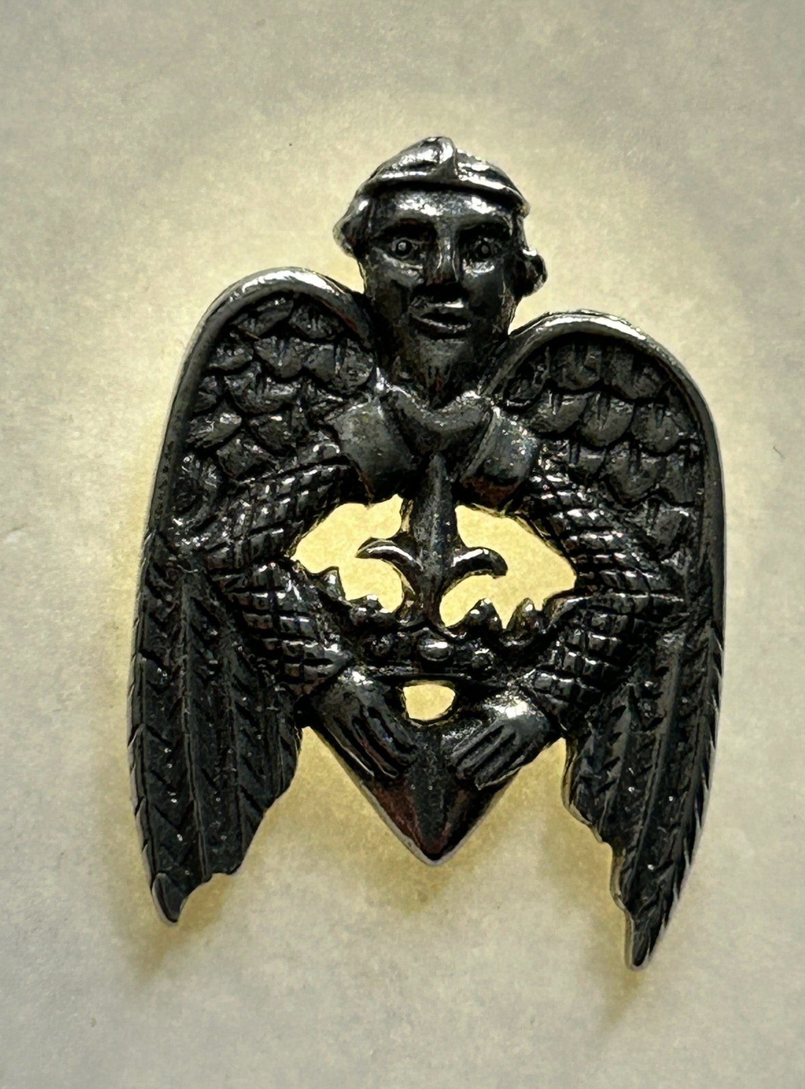 シルバースカル　スカル ウィング　PIN　SS　ヘルズエンジェルズ バッチ Medieval Skull Silver Pewter Lapel Pin Badge - Gothic, Olde Worlde