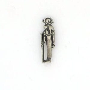 Sekhmet Egyptian Goddess Silver Pewter Pin Badge