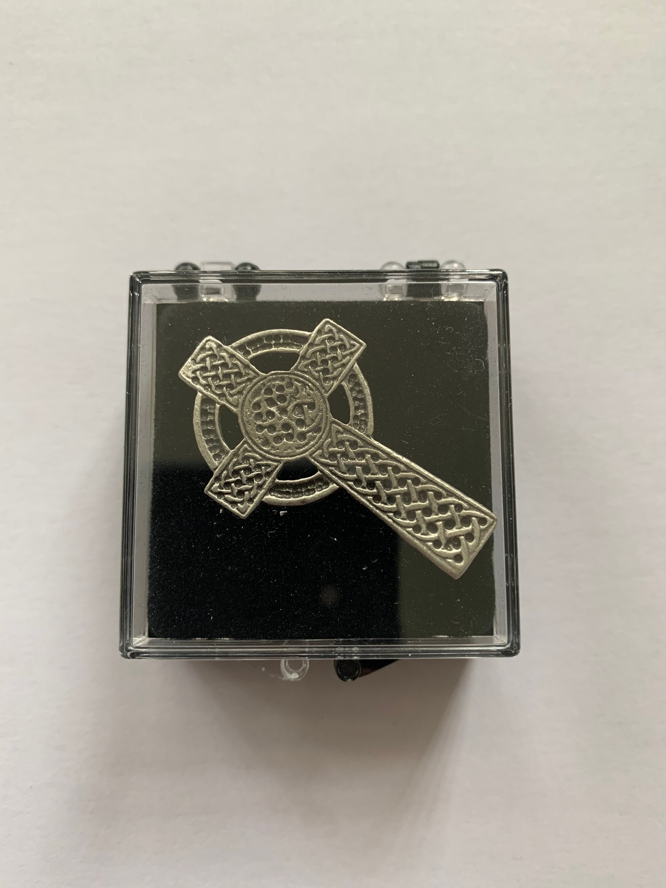 Spilla A Spilla Celtica Cross – Blu, Realizzata A Mano In UK, Peltro E Acrilico - Foto 5