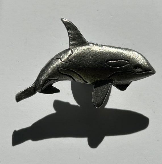 Wonderful Killer Whale Vintage Native American Navajo Jet Sterling Silver Dolphin Pin Wonderful Killer Whale Vintage Native American Navajo Jet Sterling Silver Dolphin Pin