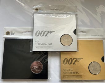 Juego de 3 monedas brillantes de cinco libras sin circular de James Bond 2020, paquete sellado de la Royal Mint.