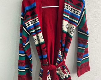 Vintage 1970er-Jahre-Cardigan mit Gürtel, Boho-Stil, Aztekenmuster
