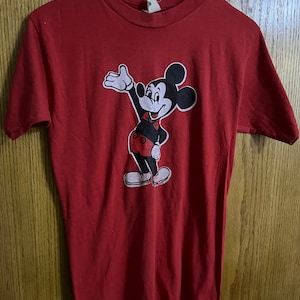 Vintage single stitch Mickey Mouse shirt