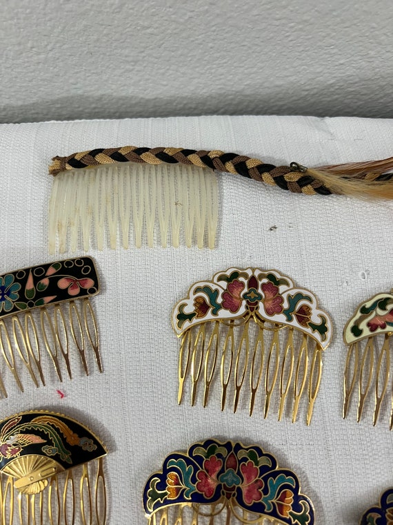 Lot of 12 vintage hair combs - image 4