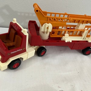 Vintage 1978 Fisher Price firetruck