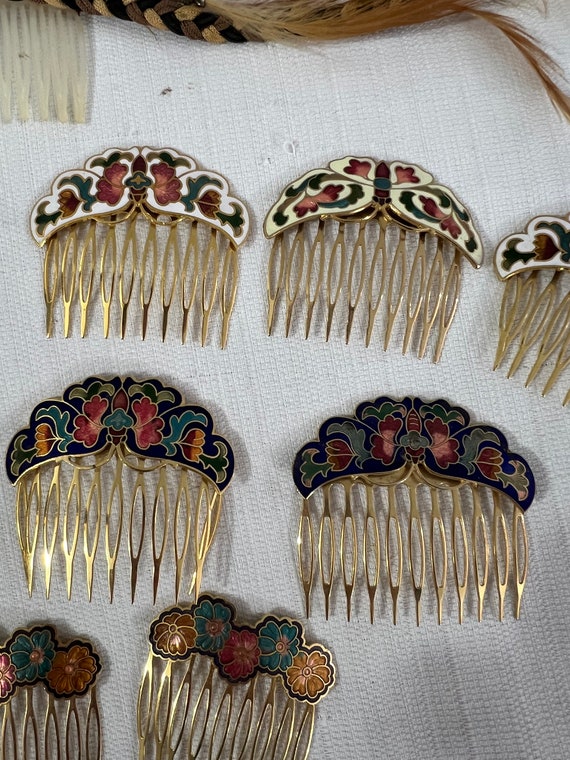 Lot of 12 vintage hair combs - image 3