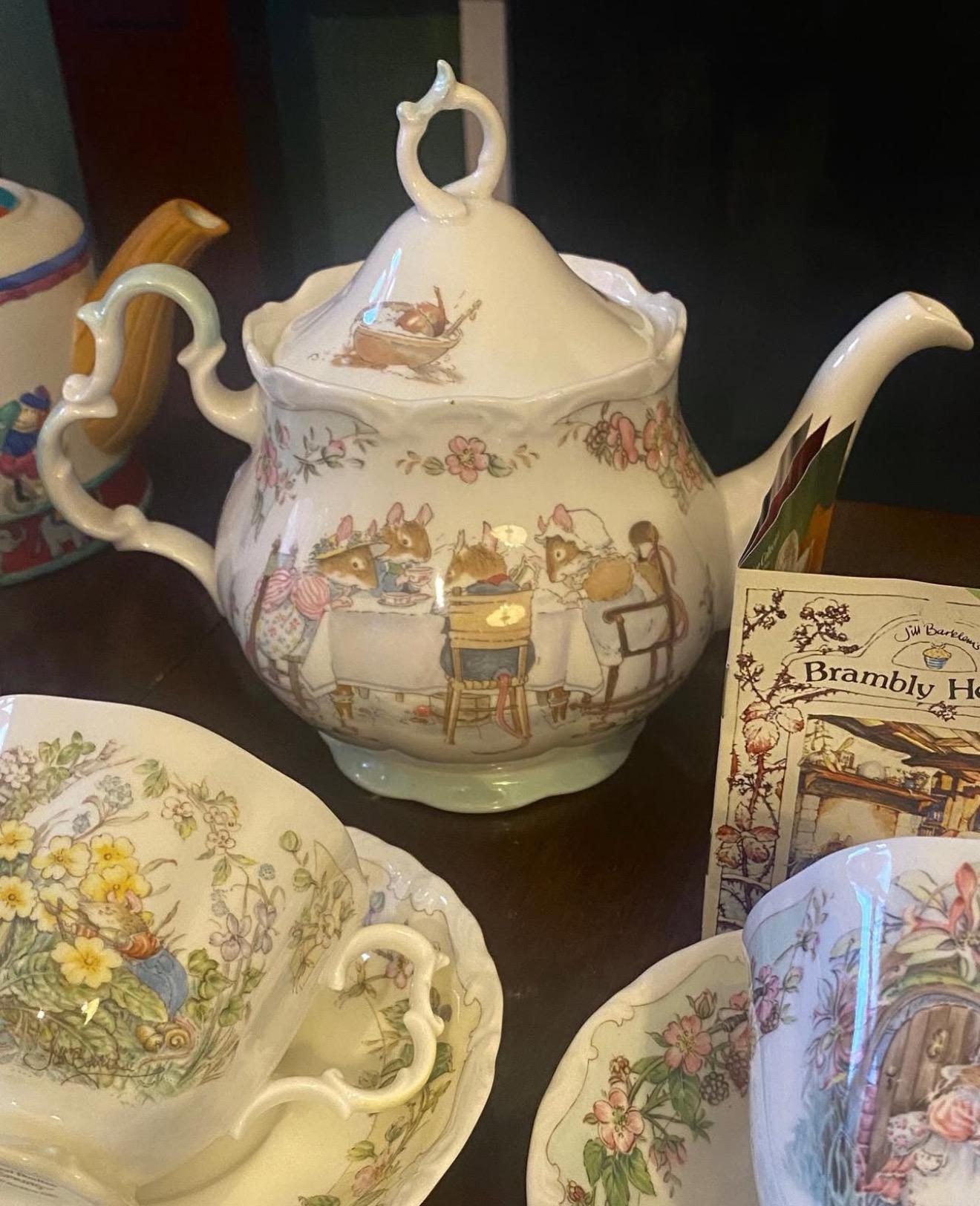 ロイヤルドルトン ブランブリーヘッジ フルサイズティーポット - Etsy 日本