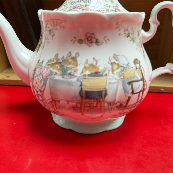 ロイヤルドルトン ブランブリーヘッジ フルサイズティーポット - Etsy 日本