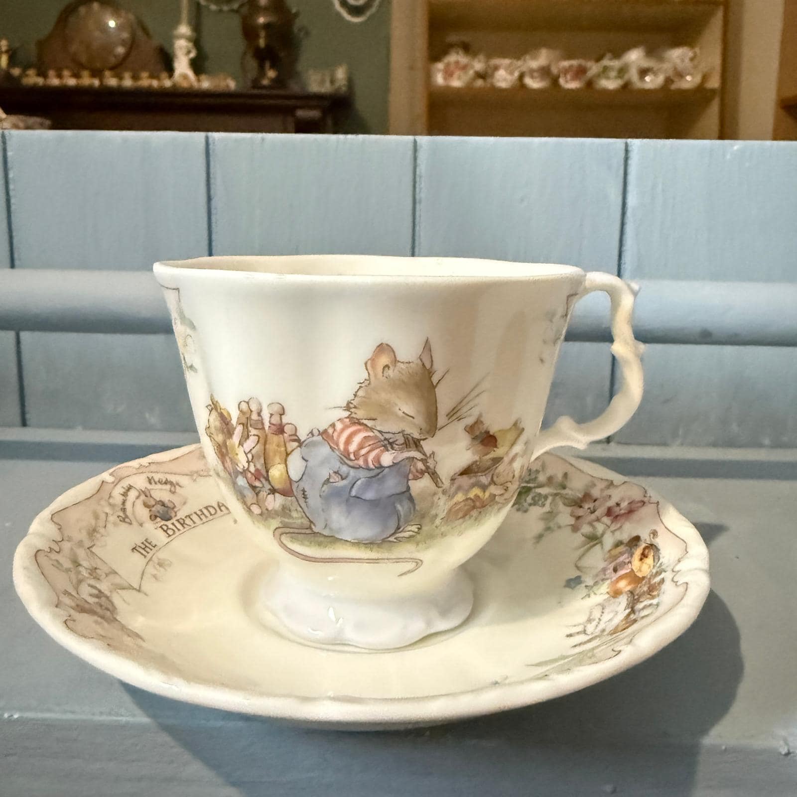 ブランブリーヘッジカップ＆ソーサーコレクターズアイテム、希少品 