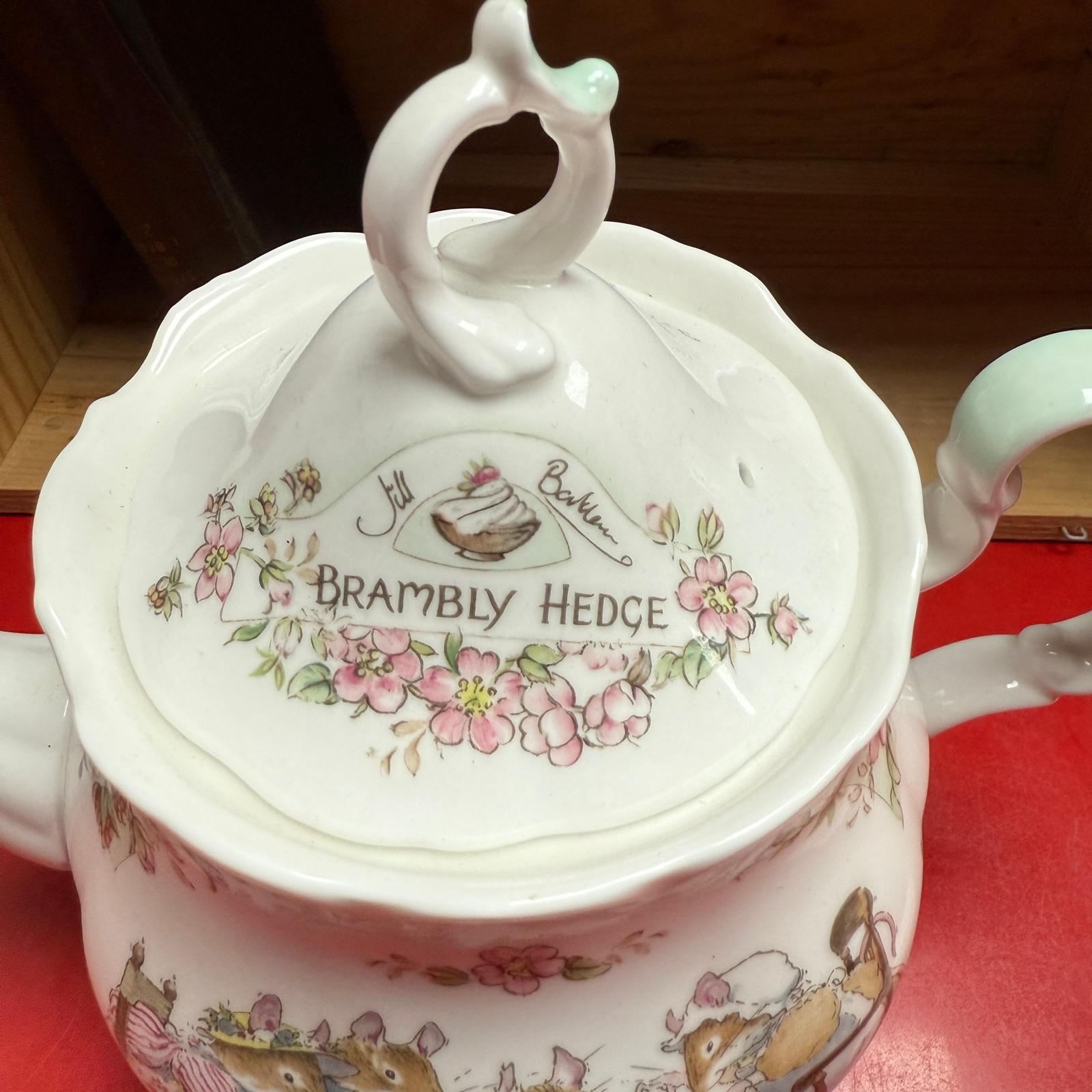 ロイヤルドルトン ブランブリーヘッジ フルサイズティーポット - Etsy 日本