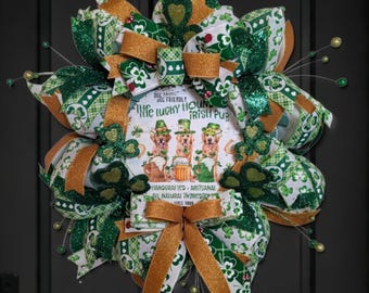 Corona para perros del Día de San Patricio – Decoración para la puerta de un pub irlandés con diseño de Golden Retriever
