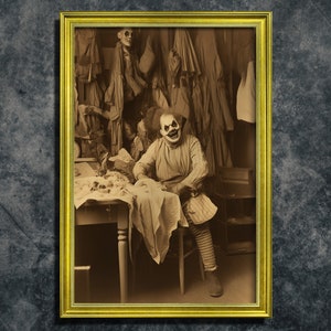 Pagliaccio spaventoso che lavora nel backstage, arte fotografica vintage, stampa di poster artistici, Accademia oscura, decorazioni per la casa gotiche, Halloween, poster occulto gotico