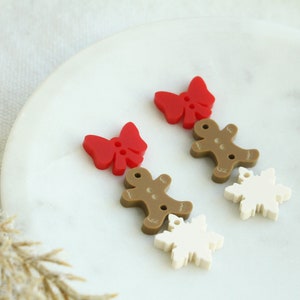 Gingerbread Man Christmas Acrylic Charm Earring Blank Stack Christmas Tree Acrylic Charms Bow and Snowflake 3 Pairs Earring Making Supplies