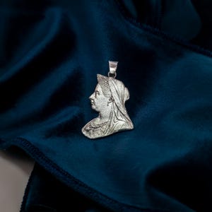 Queen Victoria Bust Pendant in Sterling Silver. Fine Royal Jewellery, Victorian and Edwardian Antique Style Necklace
