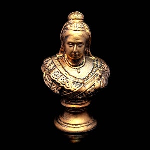 Miniature Bust of Her Majesty Queen Victoria. Royal Reproduction, Memorabilia, Vintage Style Sculpture, Regal Home Decor
