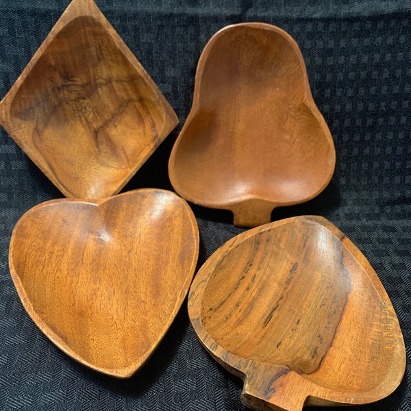 Vintage Monkey Pod Wood Snack Bowls Set of 4 in Game Card Suit Shapes Club Spade Diamond and Heart