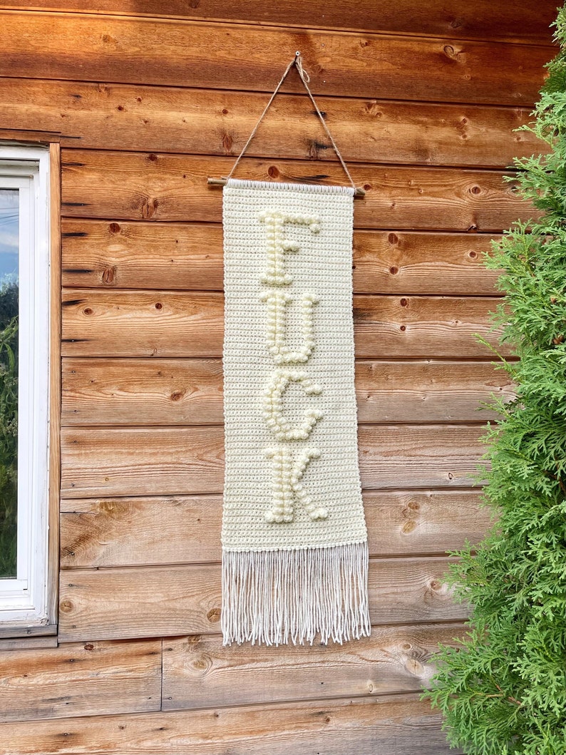 WZÓR NA SZYDEŁKO - Wisząca ozdoba na ścianę Fuck zdjęcie 1