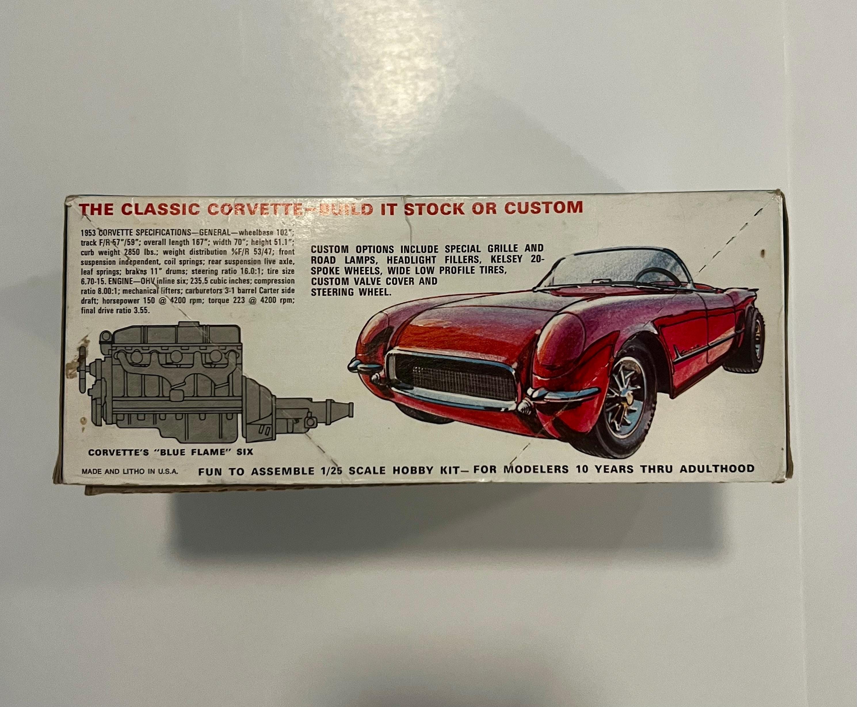 1953年型コルベット 2イン1モデルキット #T310、1/25スケール、AMT製 