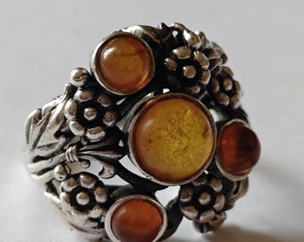 Vintage sterling silver ring with amber.