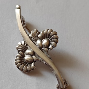 George Jensen Denmark vintage sterling silver brooch #303.