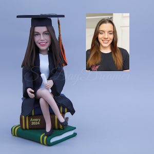 Custom Graduate Bobblehead, Personalized Graduation gift For her, Graduate Bobble Head Gift for PHD Graduation, Graduation Party Cake Topper