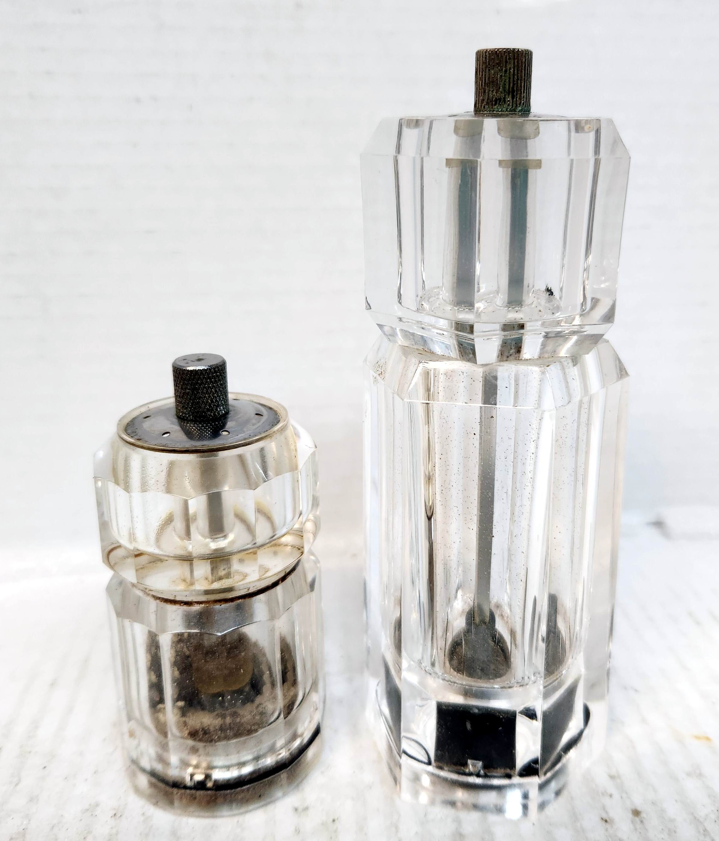Moulins à poivre, moulin à poivre vintage, moulin à poivre, moulin transparent, broyeur vintage, moulin à poivre vintage