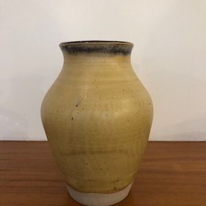 Vase en céramique fabriqué à la main