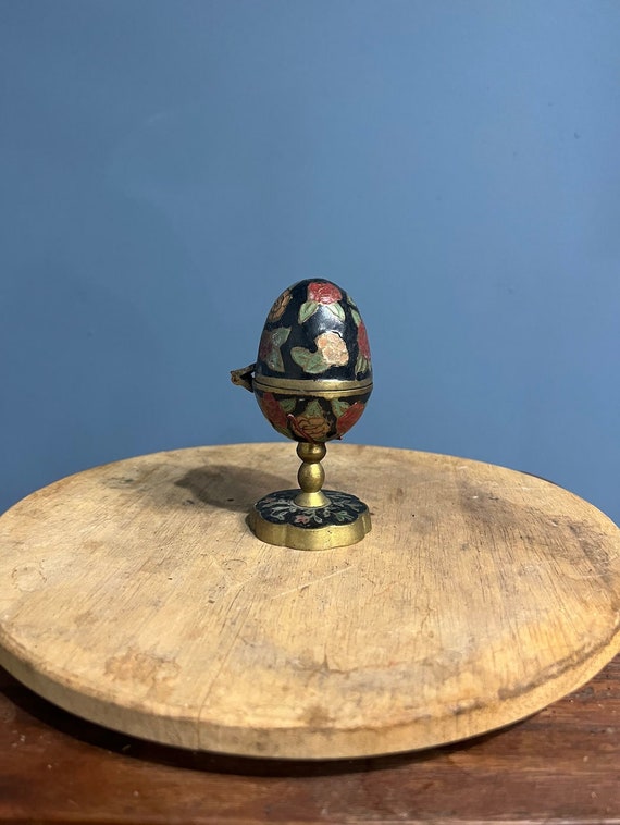 vintage egg shaped jewelry Gem