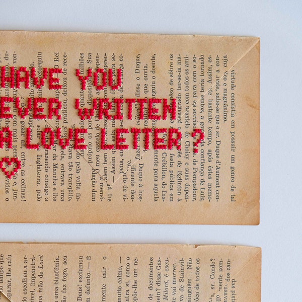 Ponto de Cruz bordado em papel "Avez-vous même écrit une lettre d'amour?"