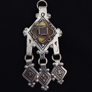 Antique silver berber pendant with niello and enamel from southern morocco. Ancient berber jewelry
