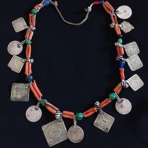 Ancient Berber necklace with old silver and real natural coral and old agate. From morocco-taroudant. Antique berber jewelry