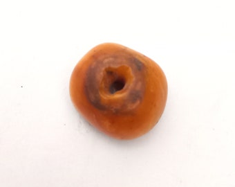 Real natural amber. Antique amber beads