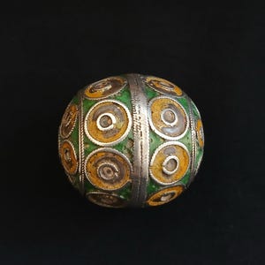 Very old silver berber pendant (tagmoutt) with enamel from southern morocco. Ancient berber jewelry